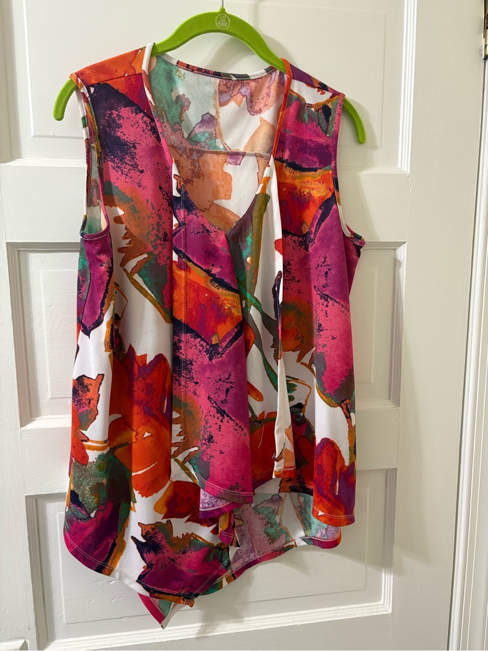 Sleeveless Floral Print Drape Front Top in Pink & Orange - Large